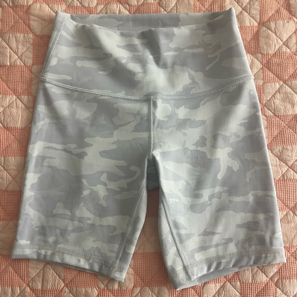 Lululemon biker shorts 8 inch size 6